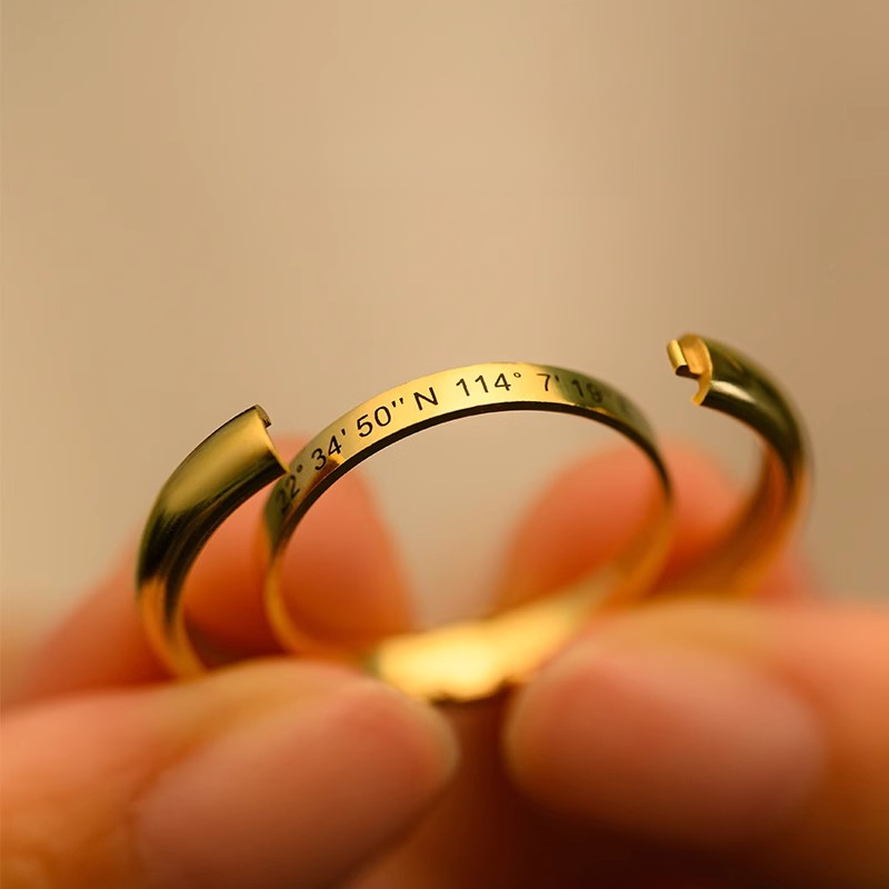 Openable Couple's Ring  Customizable Engraved Letters